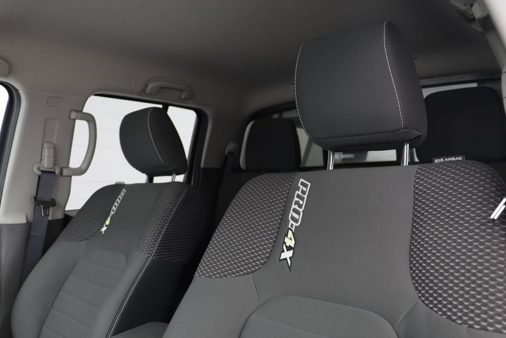Used 2016 Nissan Frontier PRO-4X AWD/4WD image 14