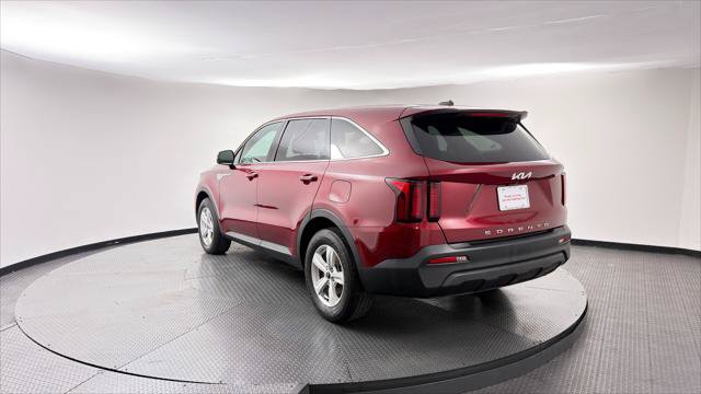 Used 2022 Kia Sorento LX FWD image 6