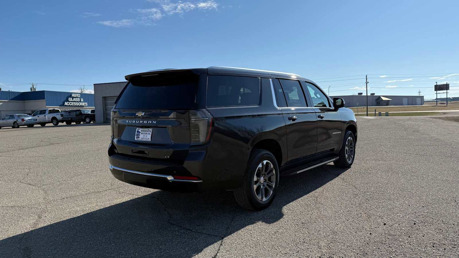 Used 2025 Chevrolet Suburban LT w/ Comfort Package image 4