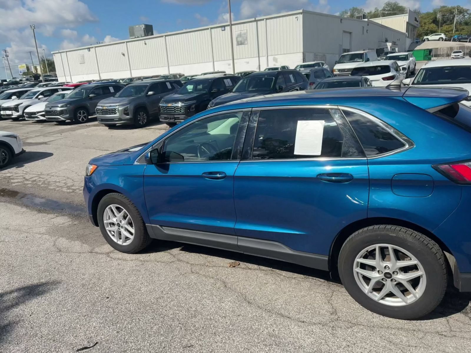 Used 2024 Ford Edge SEL AWD/4WD image 9