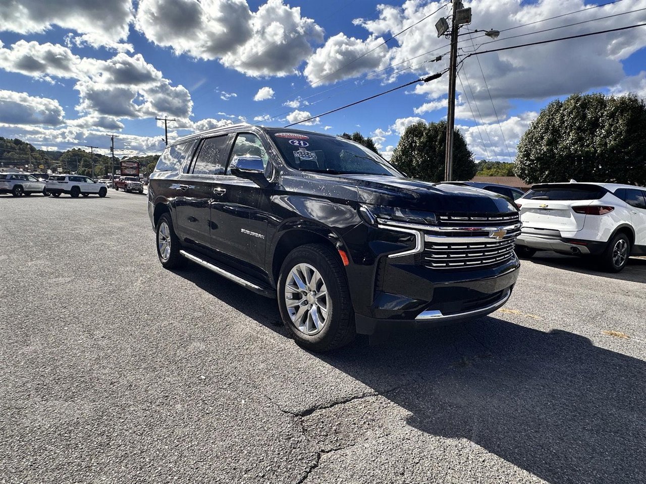 Used 2021 Chevrolet Suburban Premier w/ Premium Package image 3