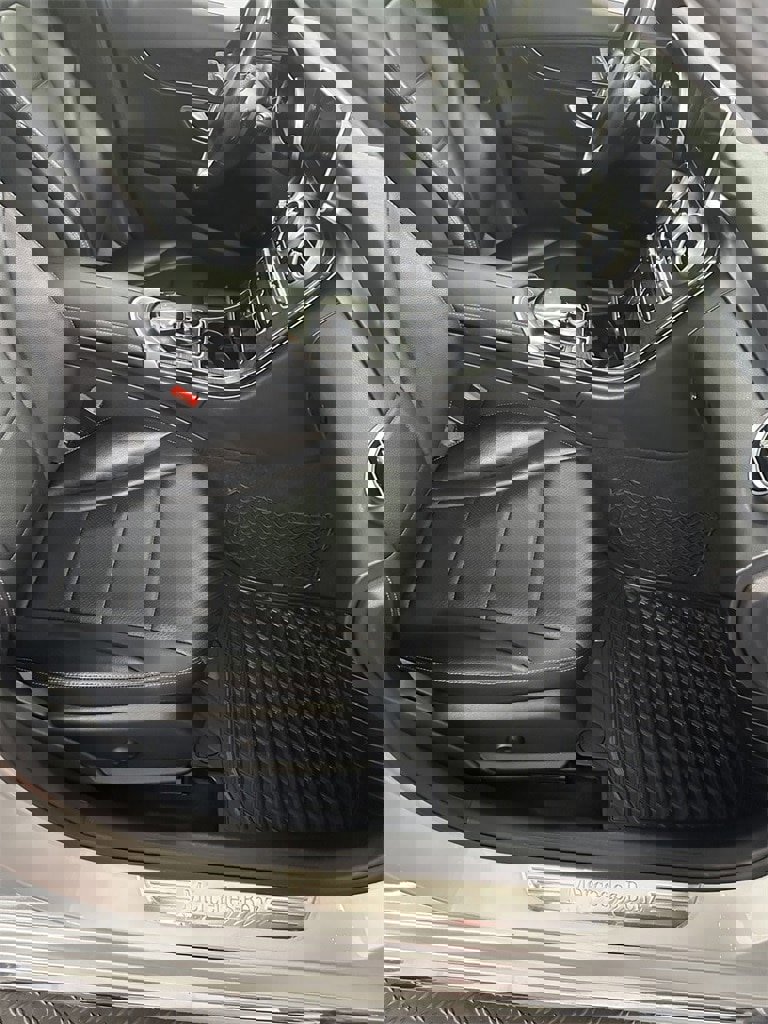 Used 2015 Mercedes-Benz C 300 4MATIC Sedan image 40