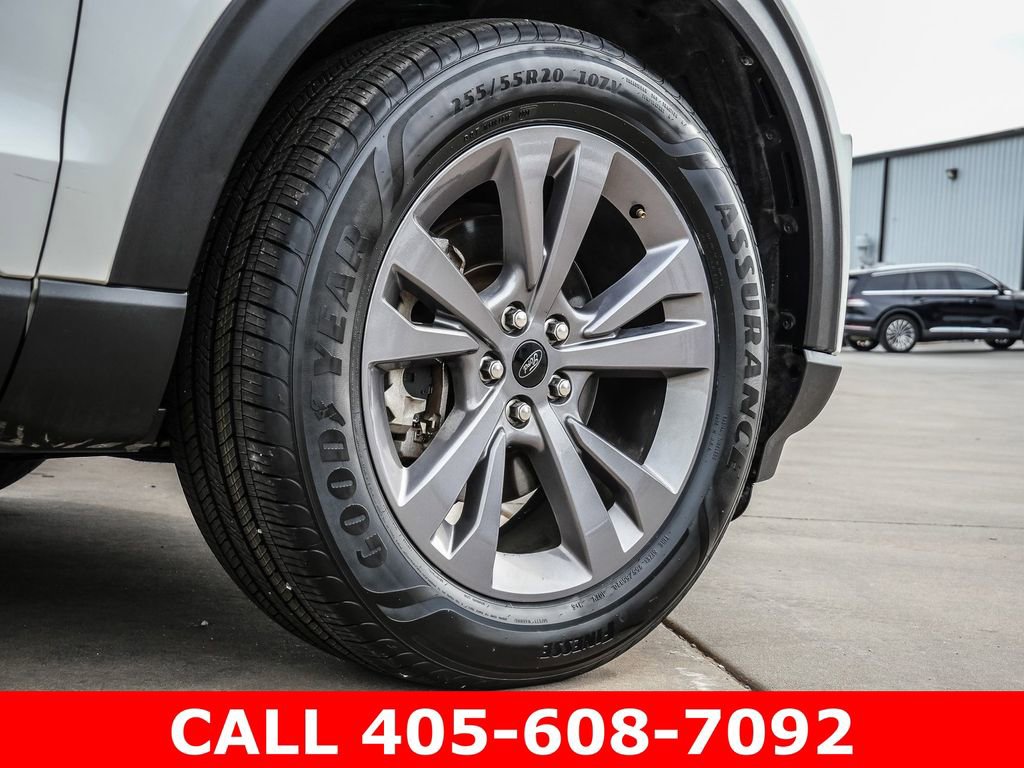 Used 2023 Ford Explorer XLT w/ Equipment Group 202A RWD image 9