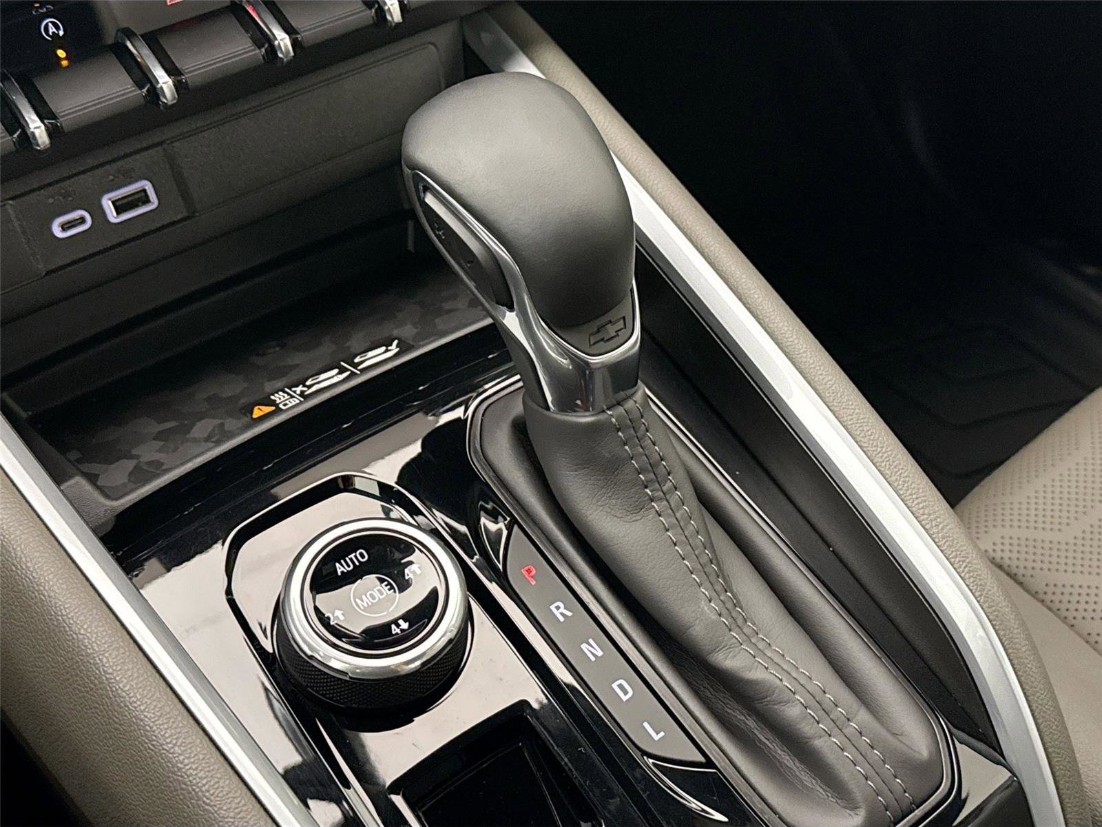 Used 2025 Chevrolet Colorado ZR2 w/ Technology Package image 25