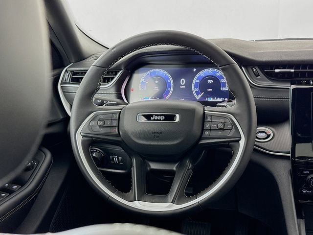 New 2025 Jeep Grand Cherokee Altitude image 11