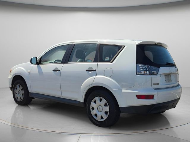 Used 2010 Mitsubishi Outlander ES image 4