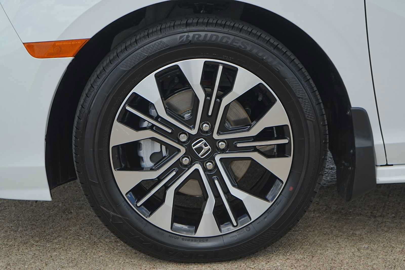 Used 2026 Honda Odyssey Elite image 7