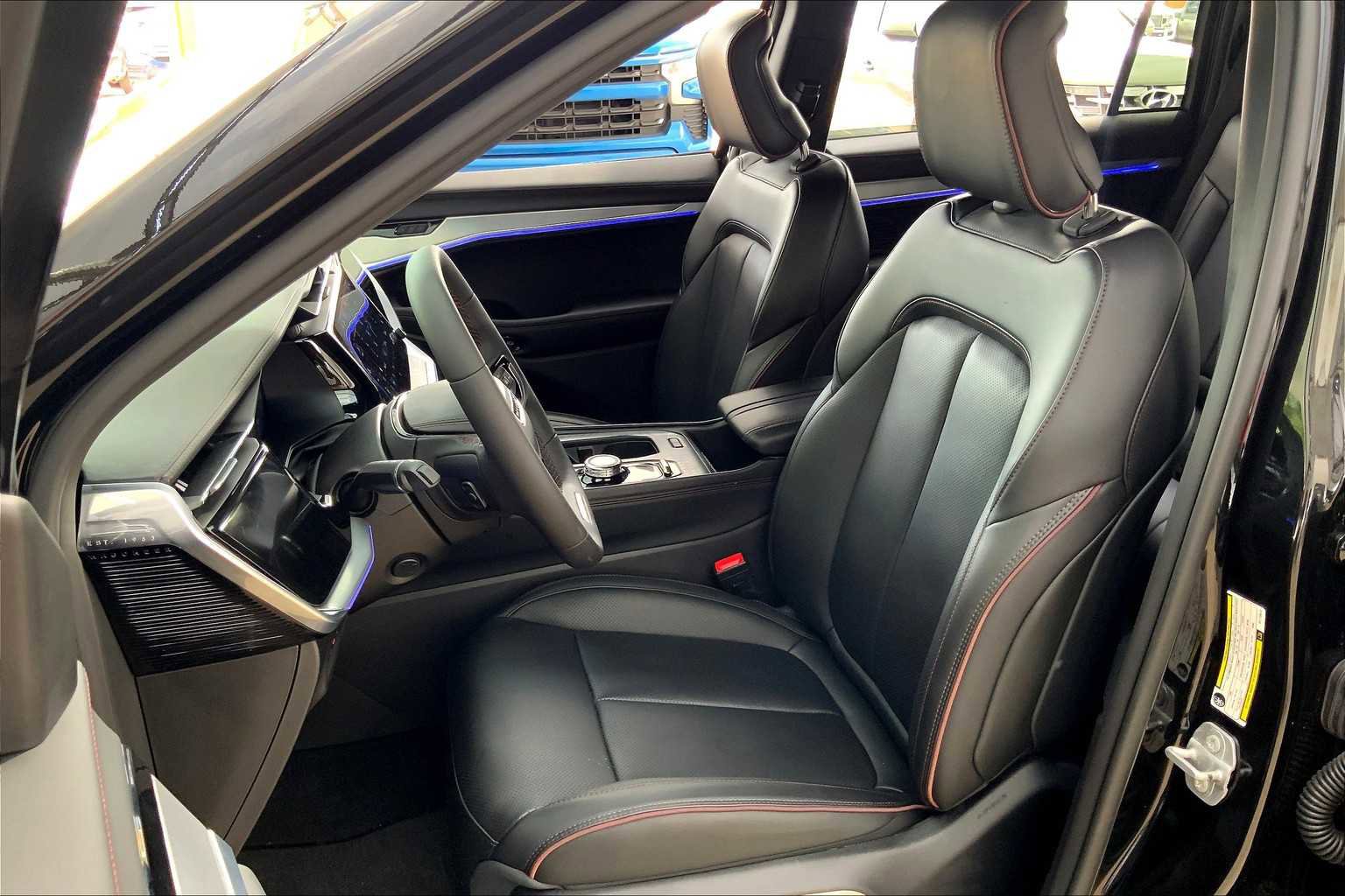 Used 2024 Jeep Wagoneer Launch Edition image 13