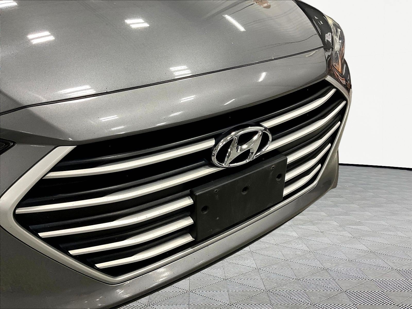 Used 2018 Hyundai Elantra Value Edition w/ Winter Weather Package FWD image 33