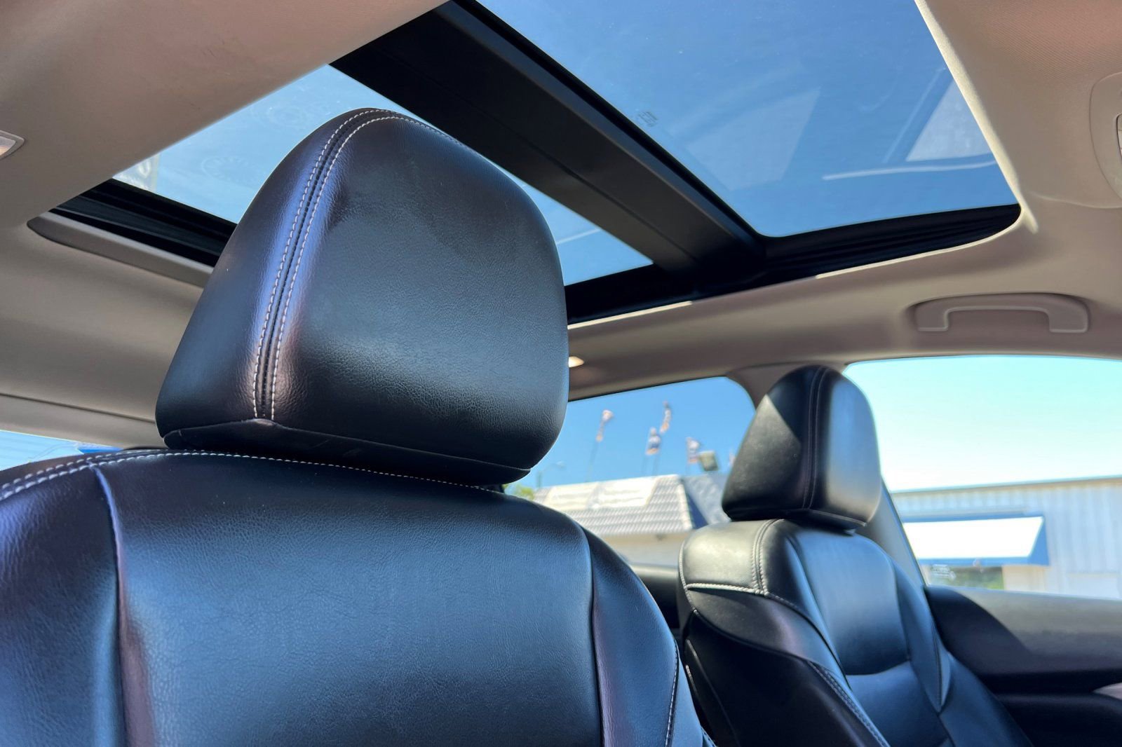 Used 2018 Nissan Murano Platinum w/ Cargo Package image 18