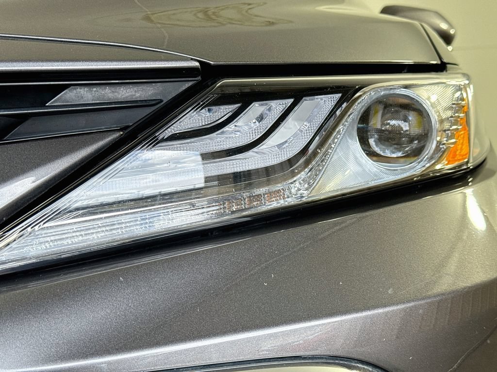 Used 2021 Toyota Camry XLE FWD image 37