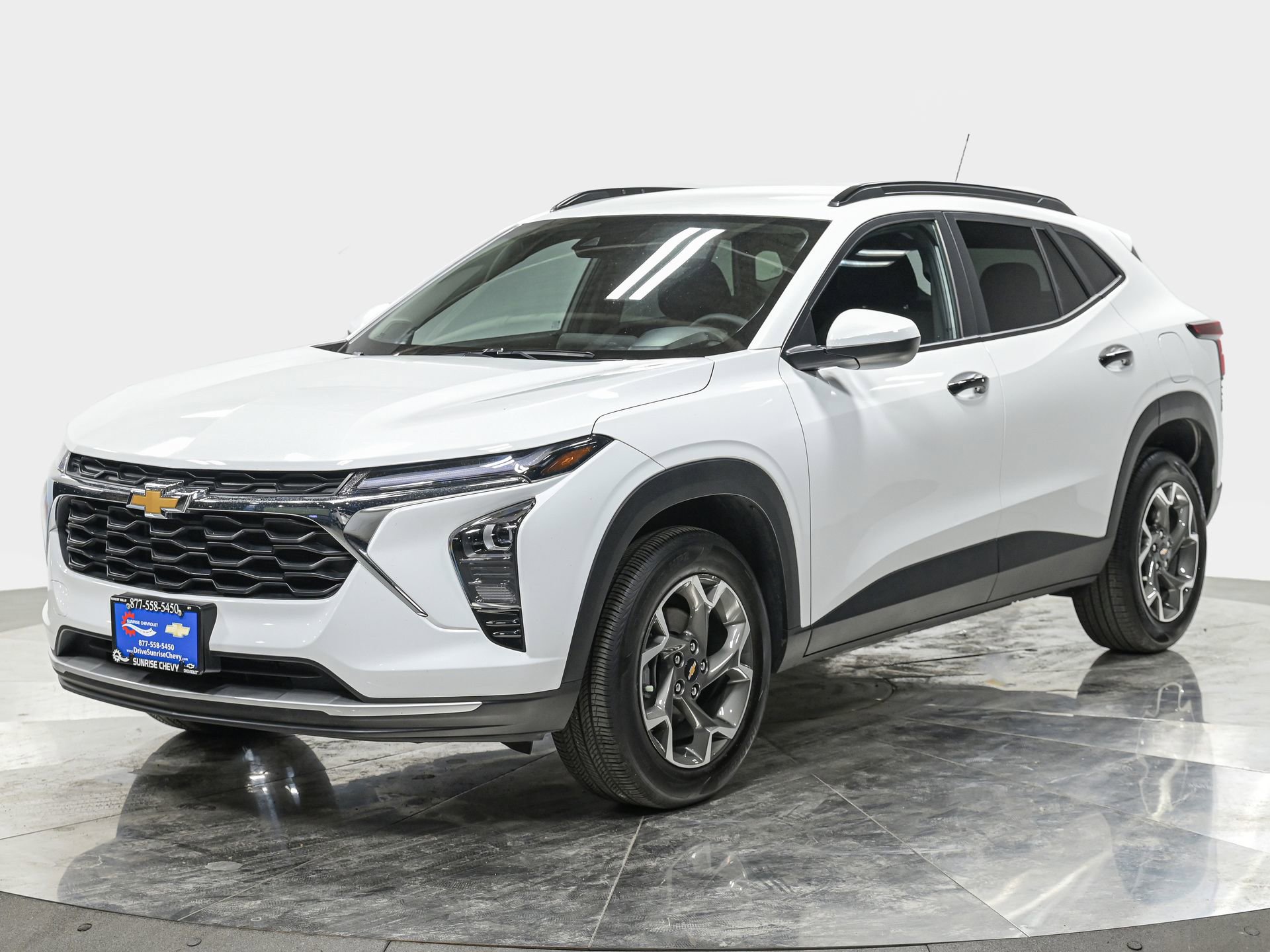 Used 2025 Chevrolet Trax LT w/ Driver Confidence Package FWD image 1