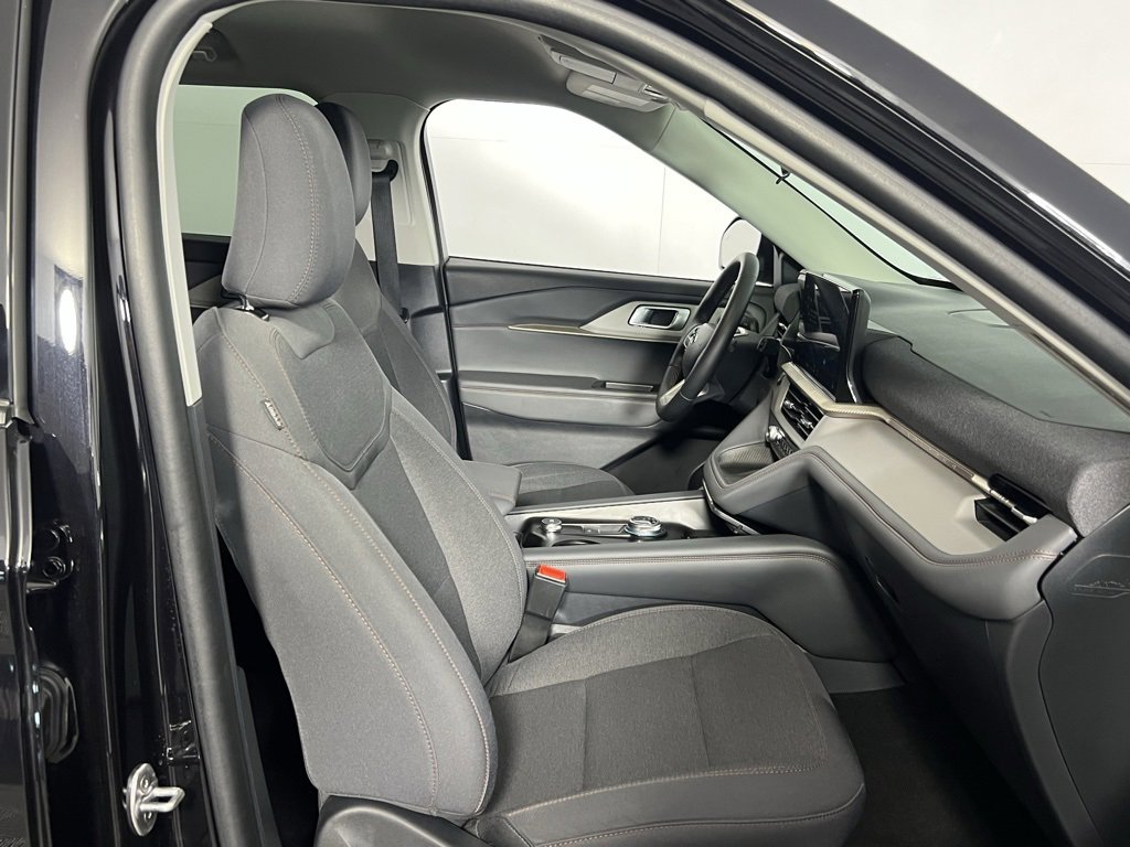 Used 2025 Ford Explorer Active image 35