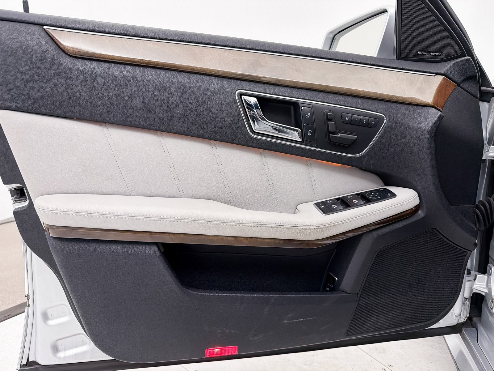 Used 2010 Mercedes-Benz E 350 Sedan image 14