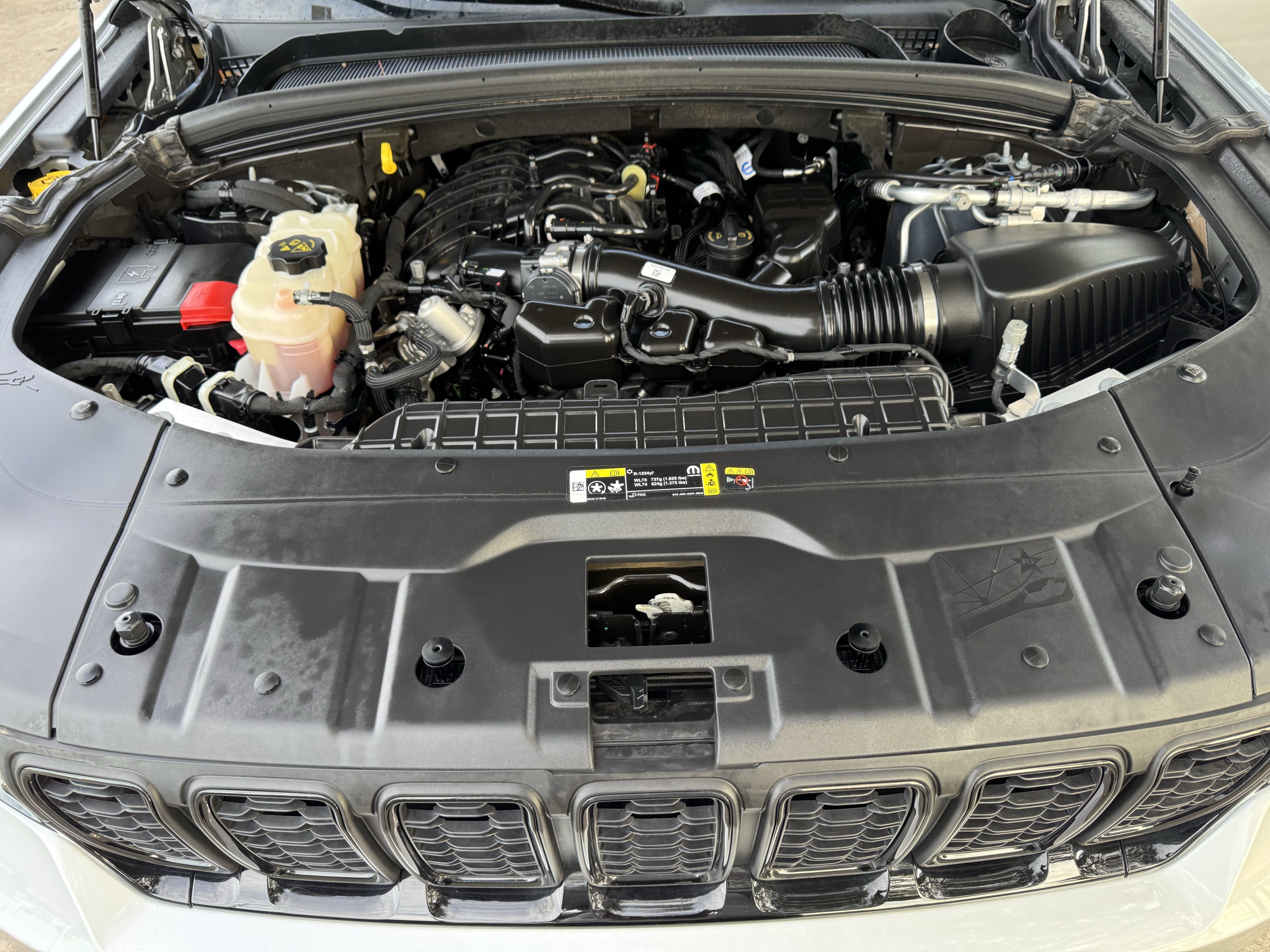 Used 2025 Jeep Grand Cherokee Altitude AWD/4WD image 31