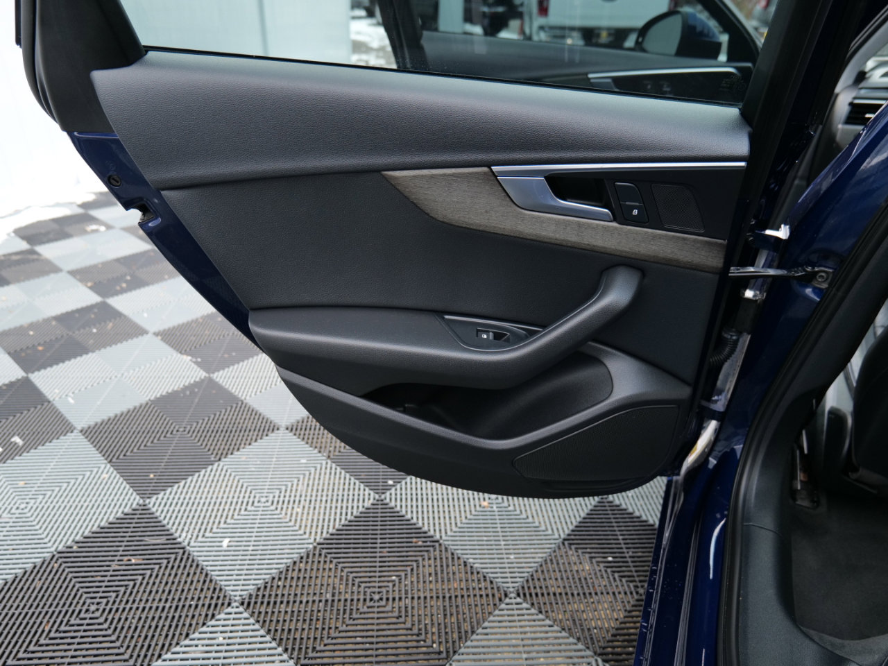 Used 2019 Audi A4 2.0T Premium image 43