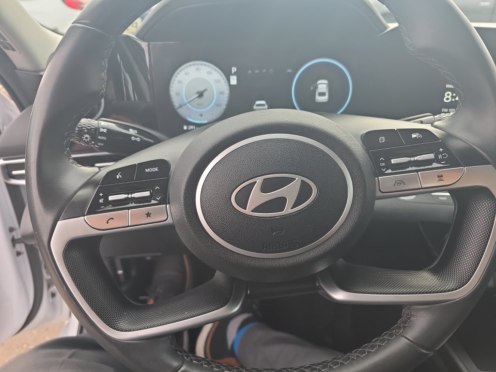 Used 2024 Hyundai Elantra Limited FWD image 13