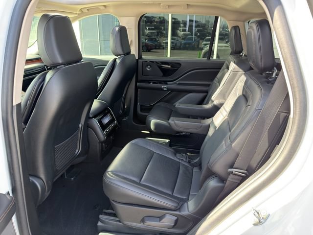Used 2024 Lincoln Aviator Reserve w/ Equipment Group 201A AWD/4WD image 16