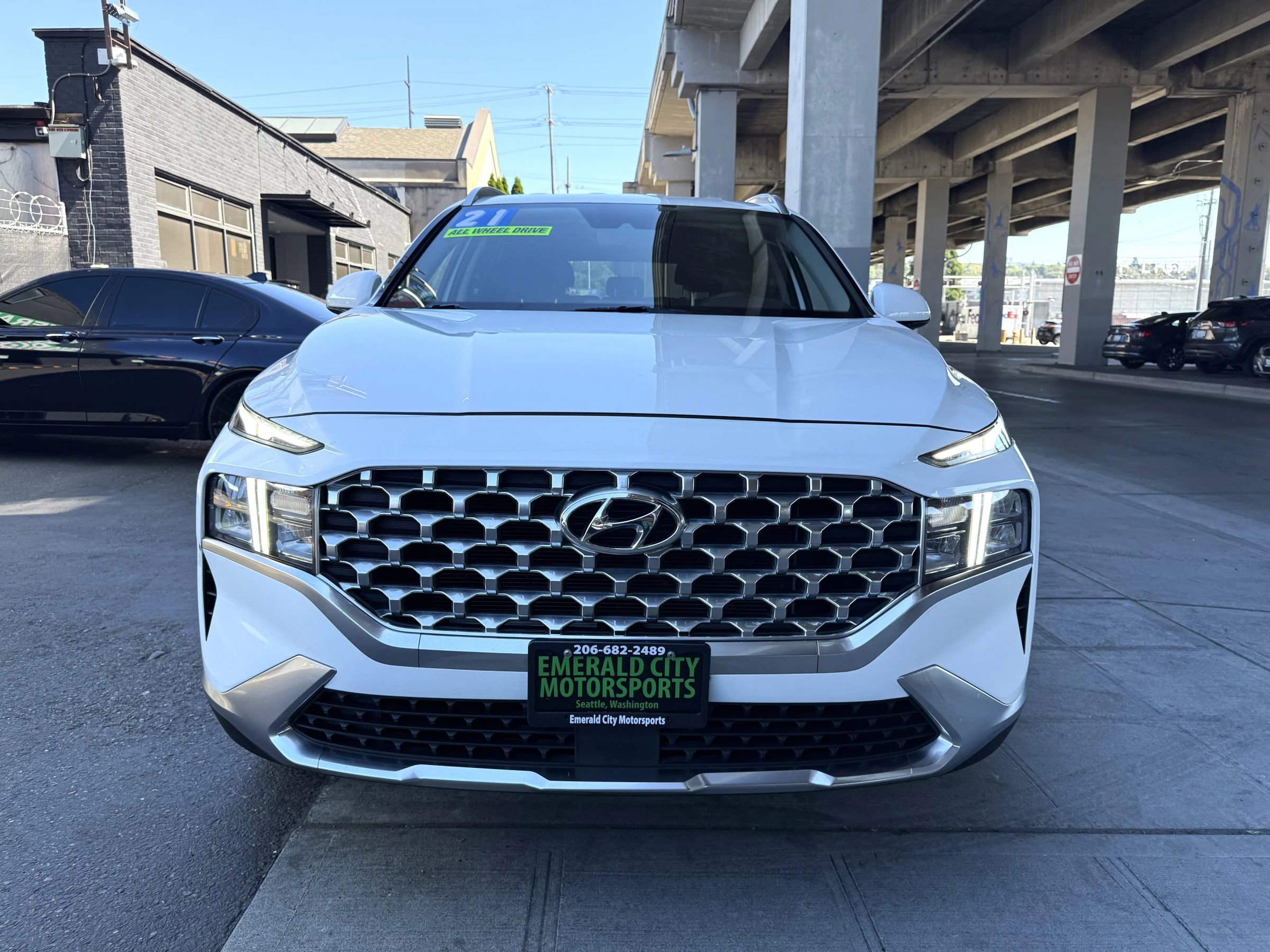 Used 2021 Hyundai Santa Fe SEL image 2