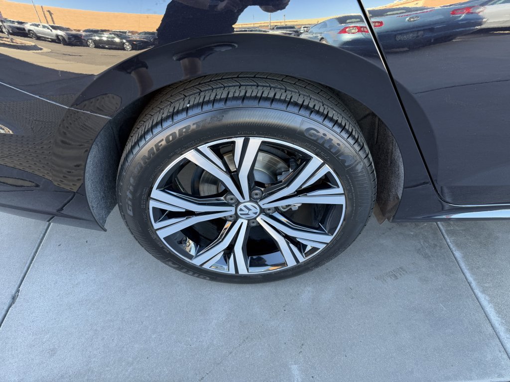 Used 2020 Volkswagen Passat 2.0T SEL image 15