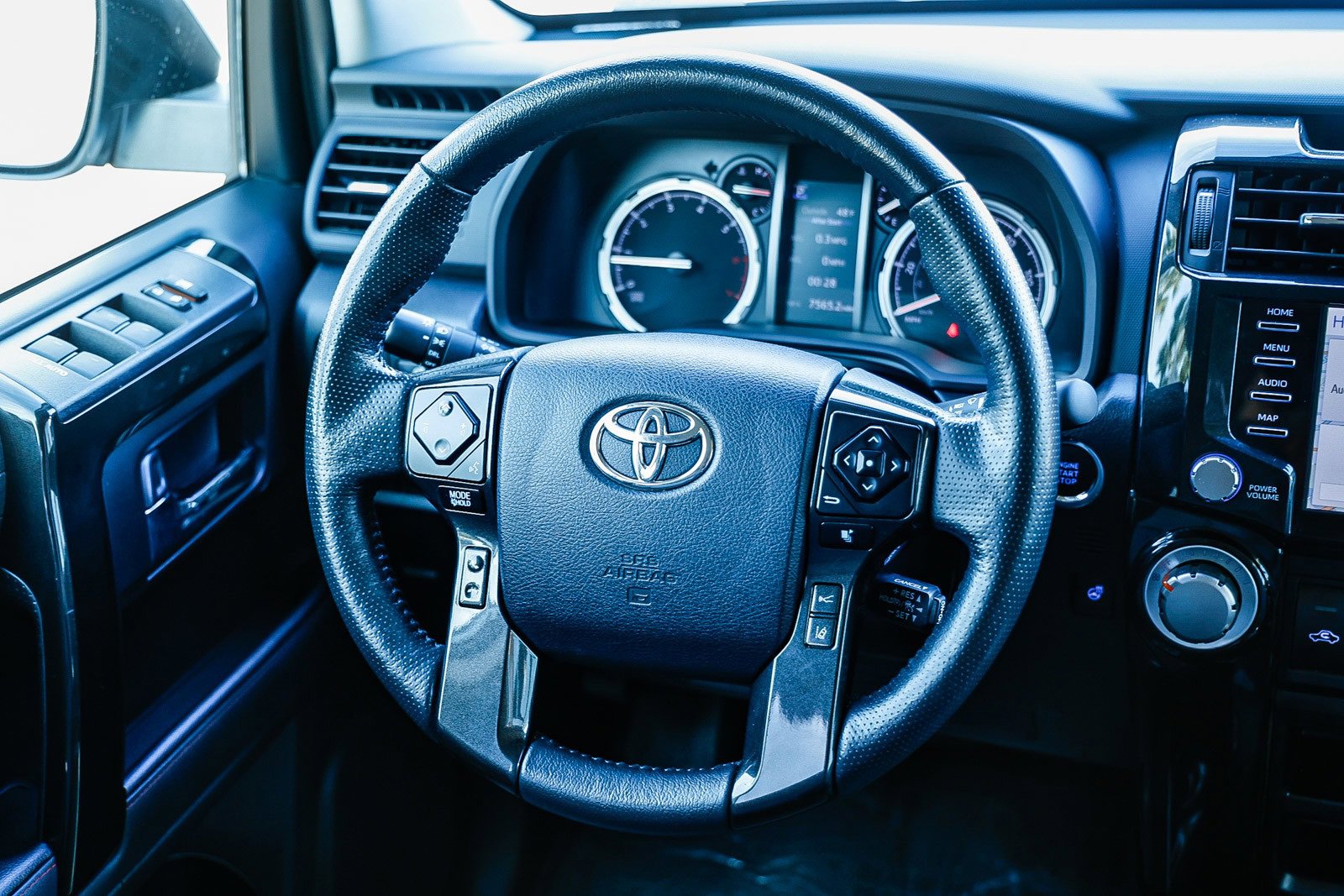 Used 2024 Toyota 4Runner TRD Off-Road Premium image 13