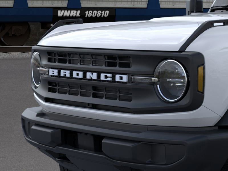 New 2025 Ford Bronco Base image 19