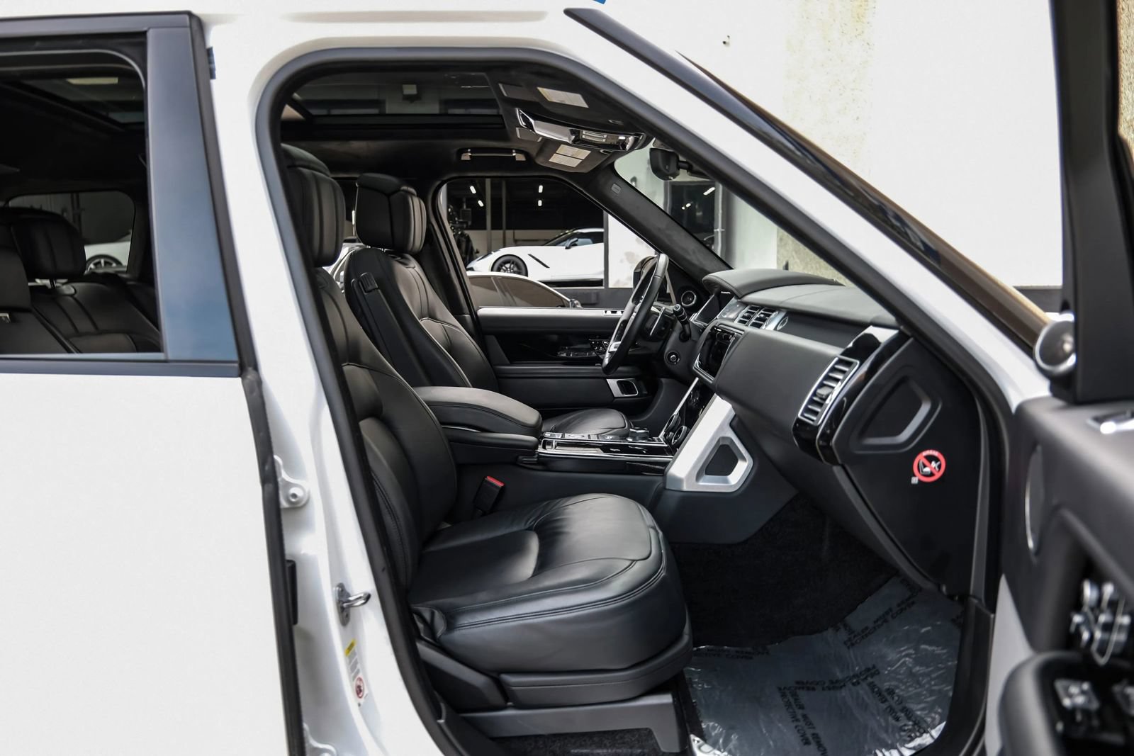 Used 2018 Land Rover Range Rover Autobiography AWD/4WD image 42