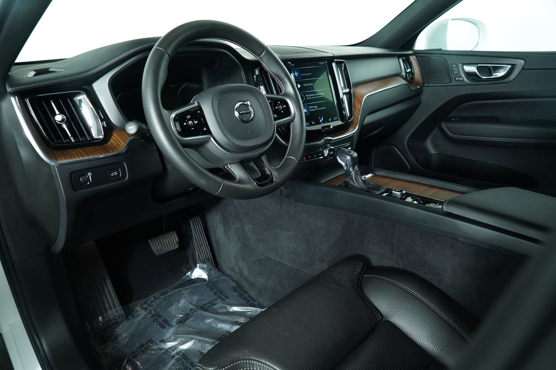 Used 2020 Volvo XC60 T6 Inscription w/ Protection Package Premier image 25