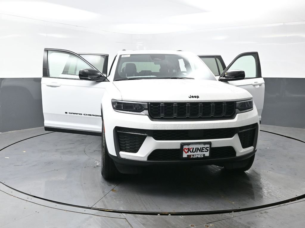New 2026 Jeep Grand Cherokee Altitude image 45