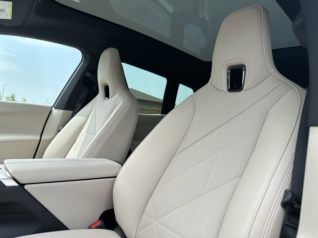 New 2026 BMW iX xDrive60 image 14