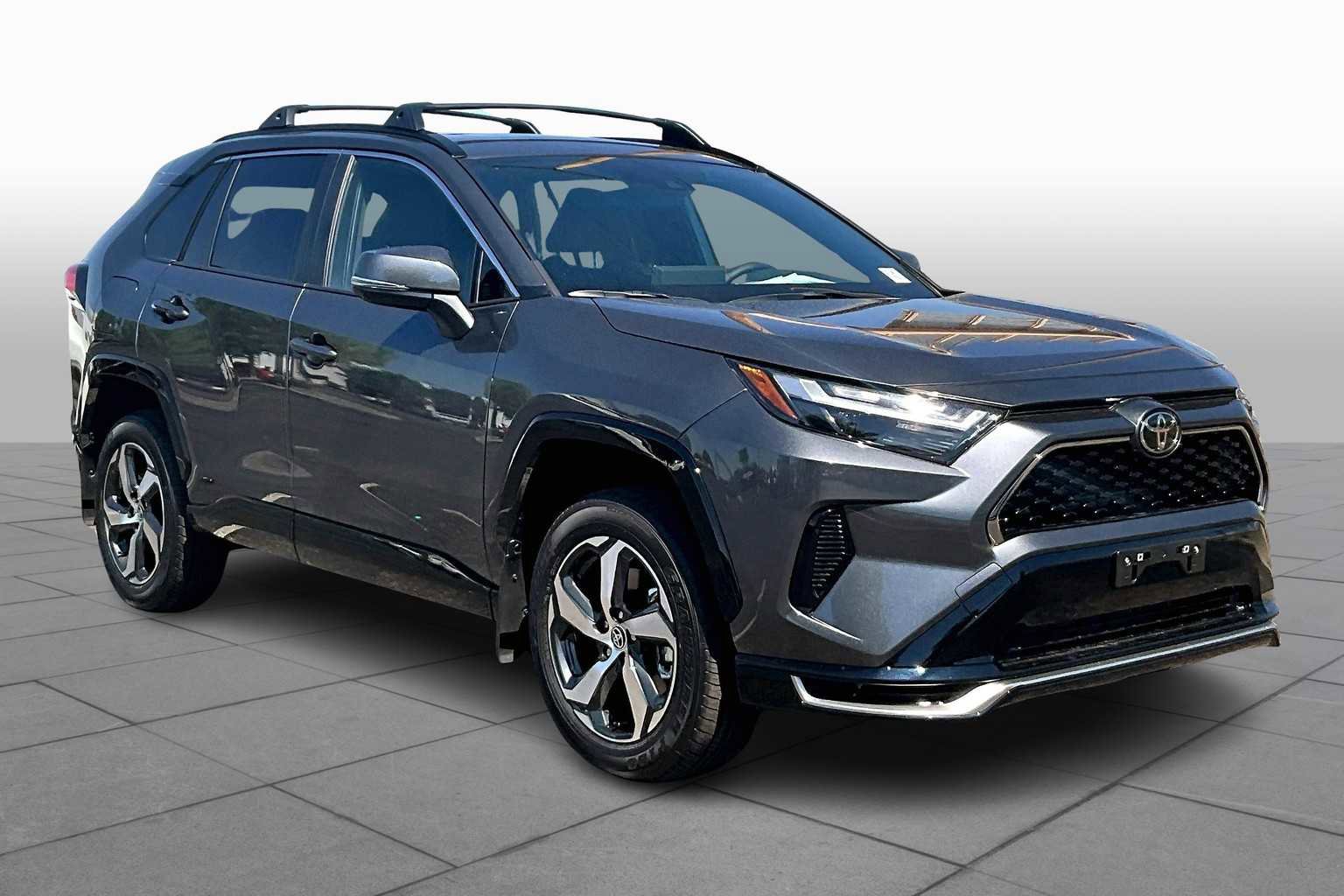 Certified 2025 Toyota RAV4 SE image 2