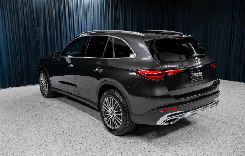 Used 2025 Mercedes-Benz GLC 300 image 7