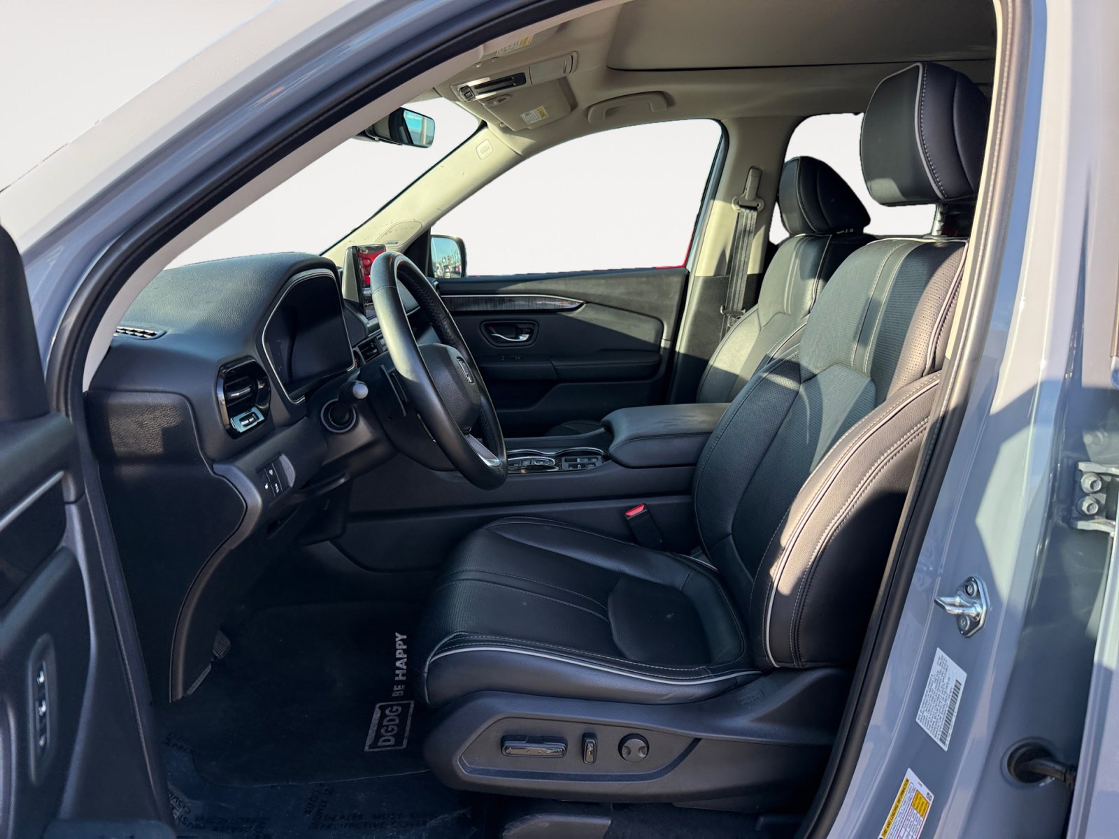 Used 2025 Honda Pilot Elite image 10