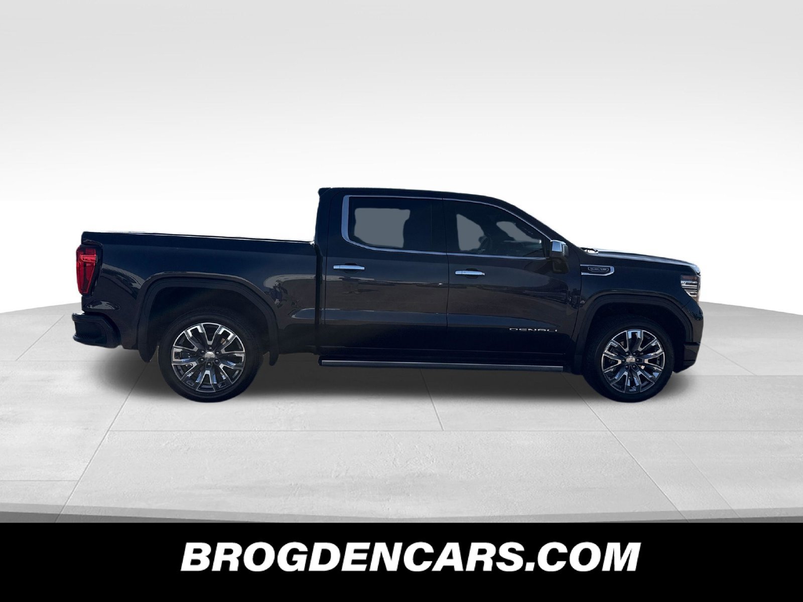 Used 2023 GMC Sierra 1500 Denali w/ Denali Reserve Package AWD/4WD image 3