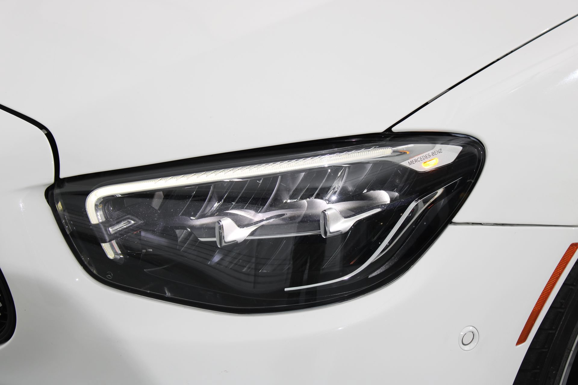 Used 2023 Mercedes-Benz E 350 4MATIC Sedan image 5
