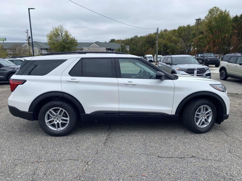 New 2026 Ford Explorer Active w/ Active Comfort Package RWD image 2