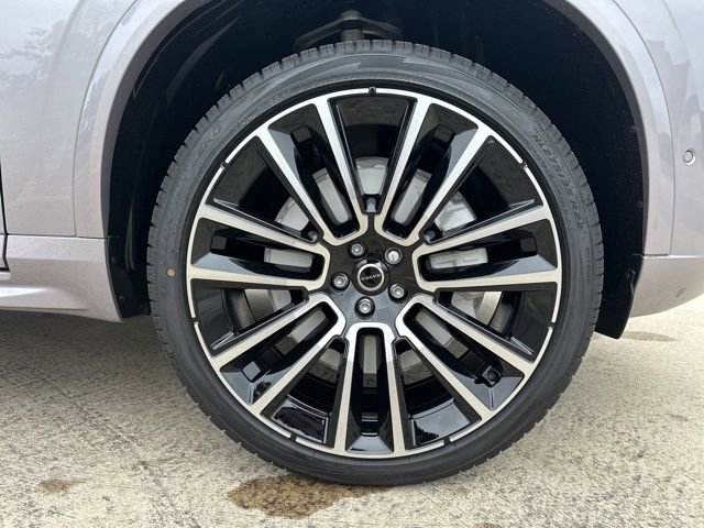 New 2026 Volvo XC90 B6 Plus w/ Protection Package Premier image 9