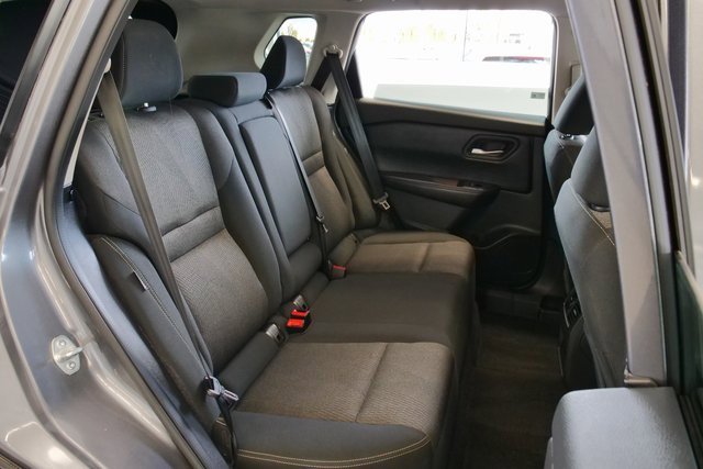 Used 2025 Nissan Rogue SV image 15