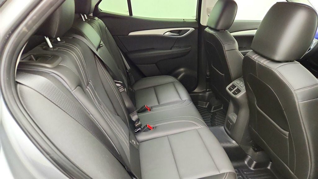 Used 2024 Buick Envision Avenir AWD/4WD image 24