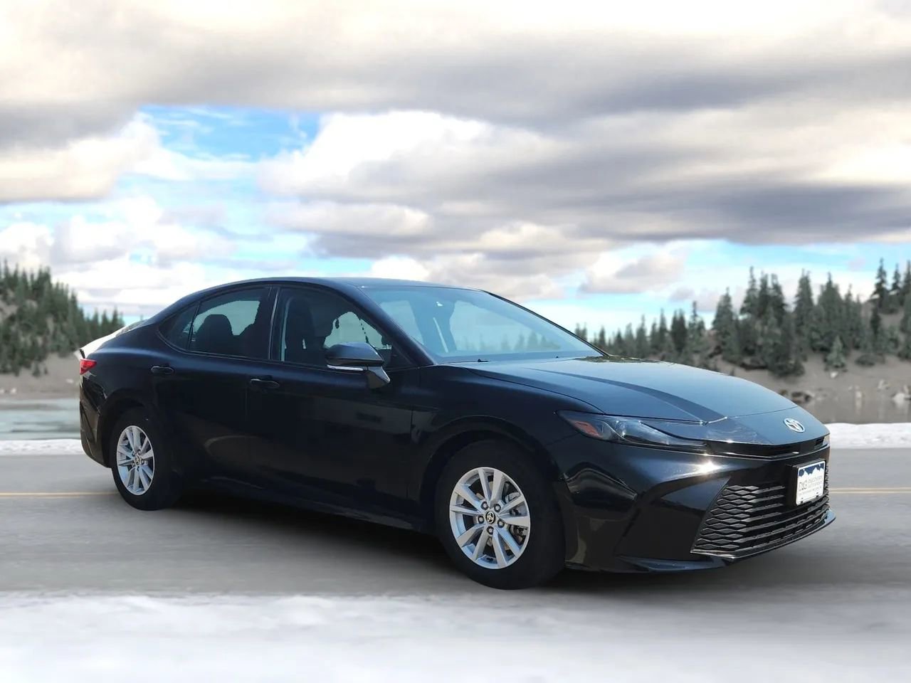 Used 2025 Toyota Camry LE image 8