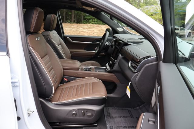 New 2026 GMC Acadia Denali Ultimate w/ LPO, Floor Liner Package AWD/4WD image 28