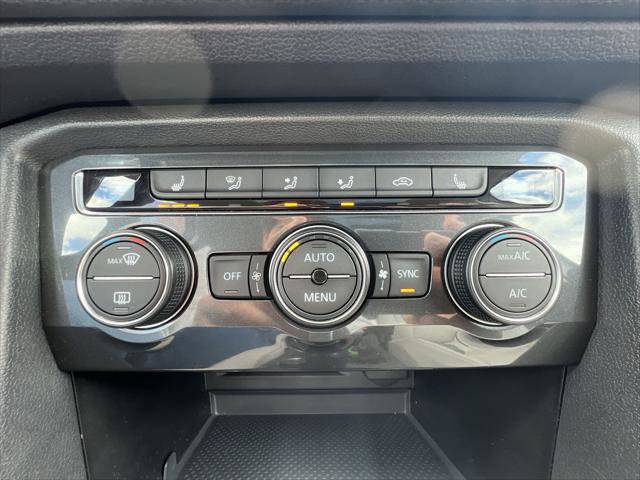 Used 2018 Volkswagen Tiguan SE AWD/4WD image 18