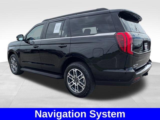 Used 2025 Ford Expedition Active AWD/4WD image 3