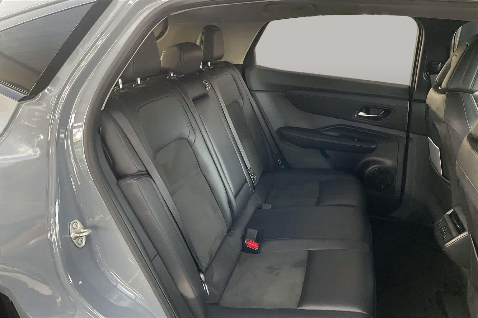 Used 2024 Nissan Ariya AWD image 19