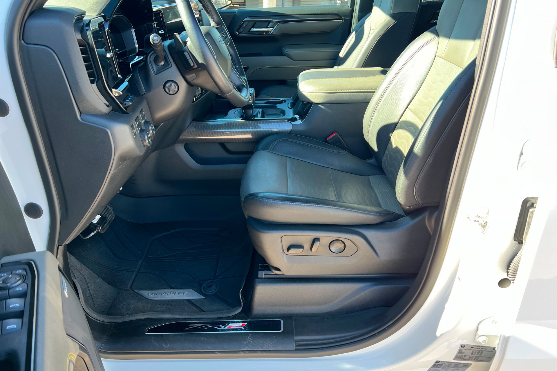 Used 2023 Chevrolet Silverado 1500 ZR2 w/ Technology Package image 17