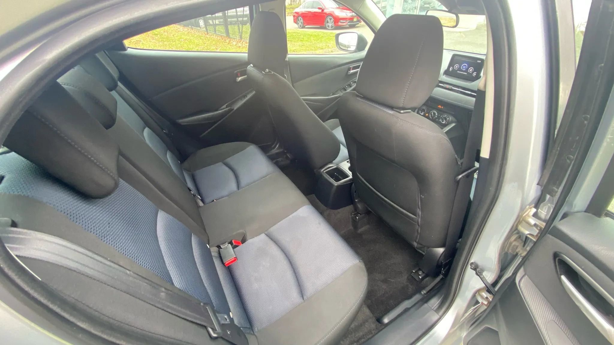 Used 2019 Toyota Yaris LE image 16