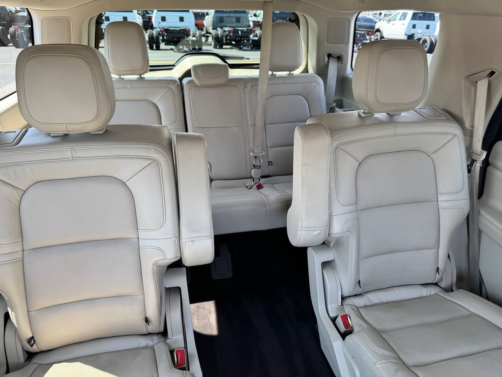 Used 2021 Lincoln Navigator Reserve w/ Luxury Package AWD/4WD image 16