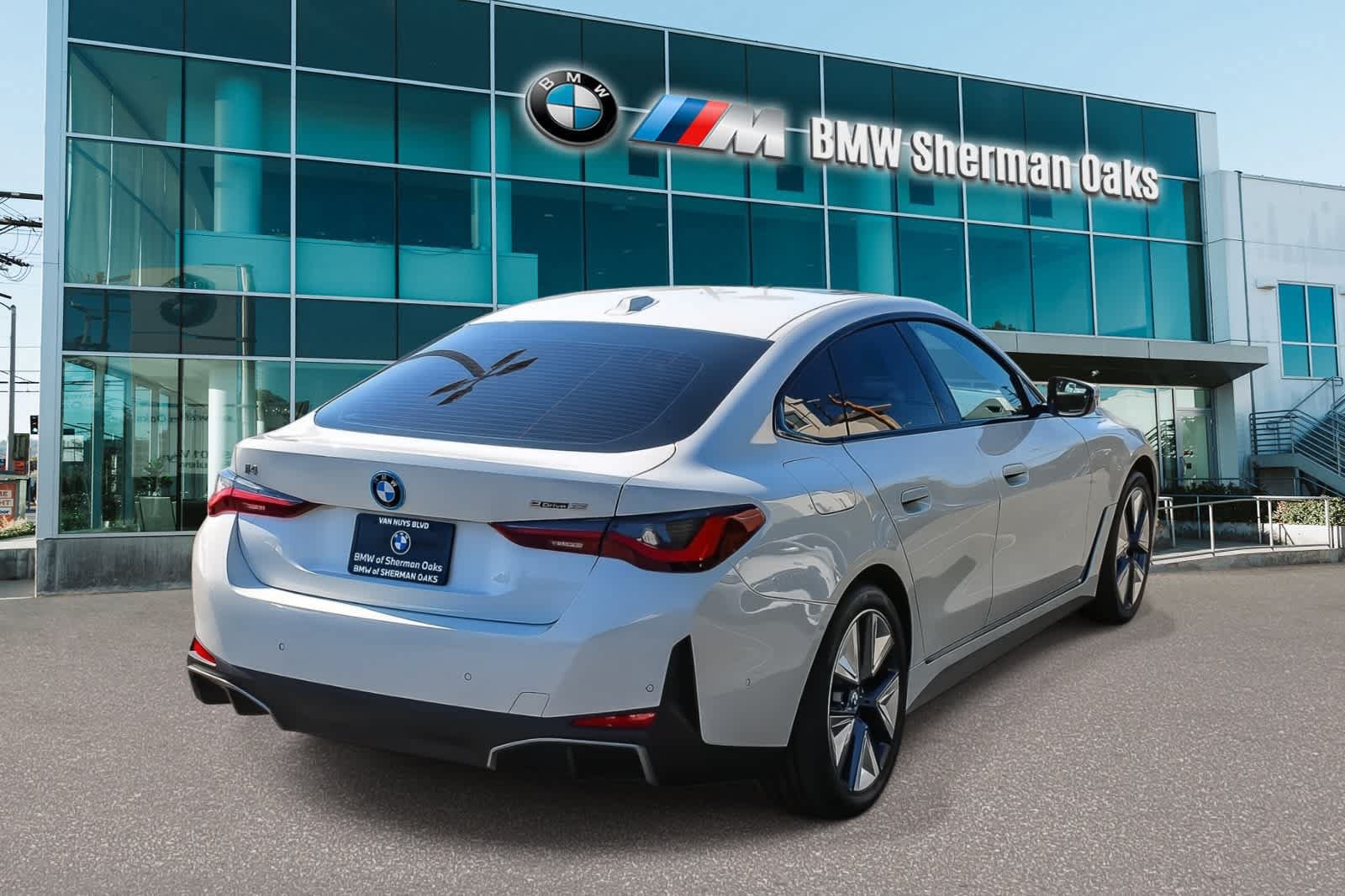 Certified 2023 BMW i4 eDrive35 w/ Premium Package RWD image 4