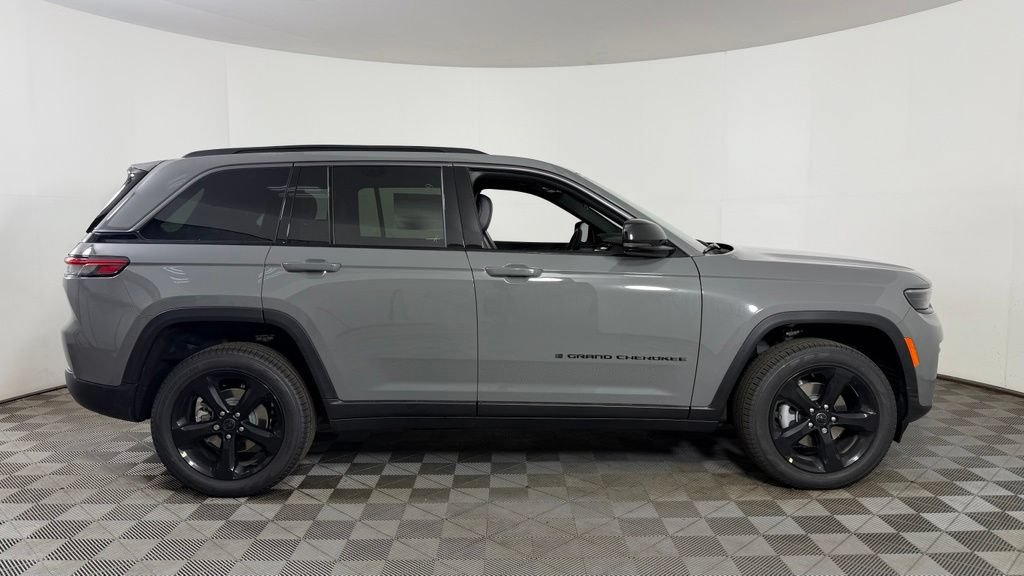 New 2027 Jeep Grand Cherokee Limited AWD/4WD image 8