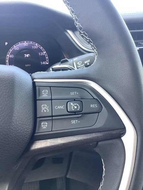 Certified 2023 Jeep Grand Cherokee Limited AWD/4WD image 32